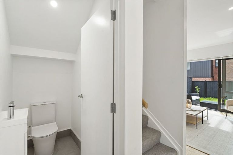 Photo of property in 53b Eversleigh Road, Belmont, Auckland, 0622