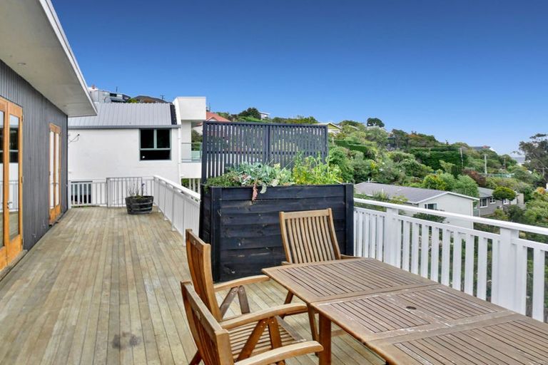 Photo of property in 187 Mount Pleasant Road, Mount Pleasant, Christchurch, 8081