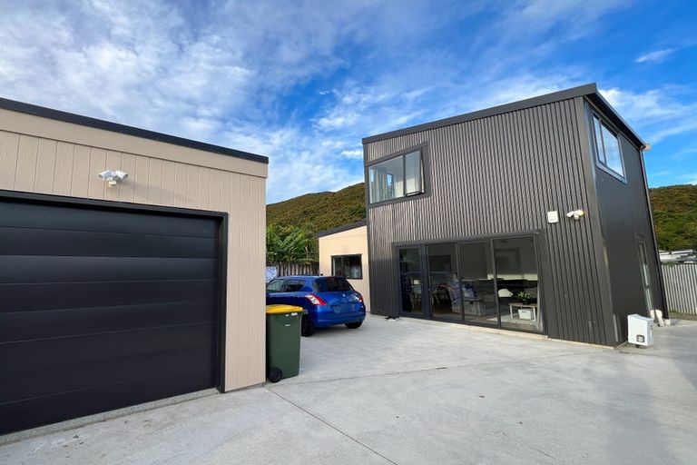 Photo of property in 392a Cambridge Terrace, Naenae, Lower Hutt, 5011
