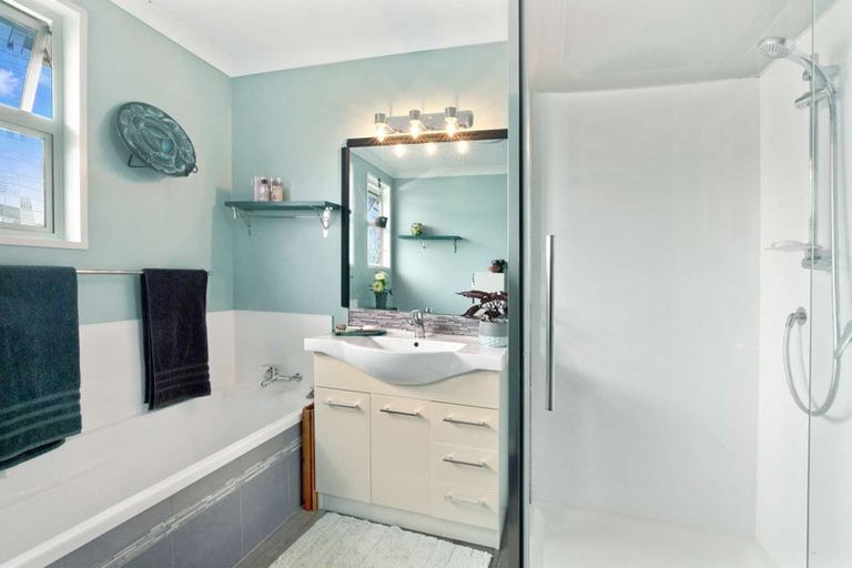 Photo of property in 11 Bovis Street, Shannon, 4821