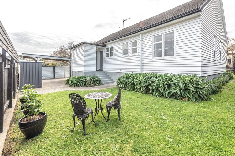 Photo of property in 17a Taranaki Street, Saint Johns Hill, Whanganui, 4501