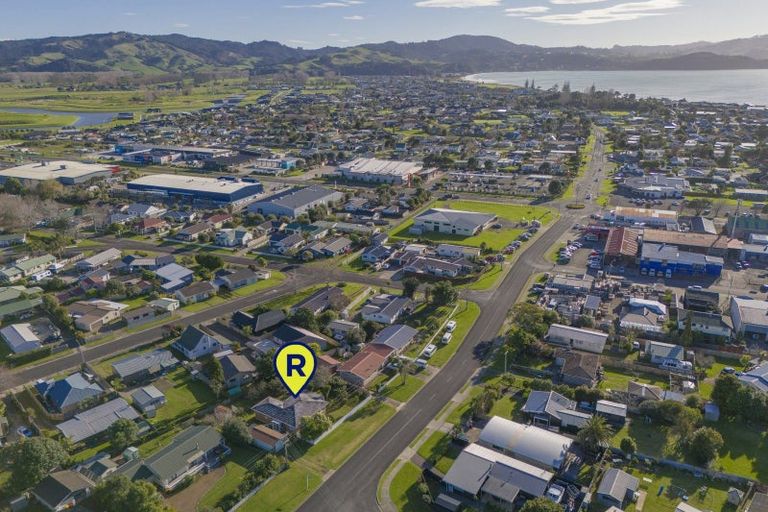 Photo of property in 28 Cook Drive, Whitianga, 3510
