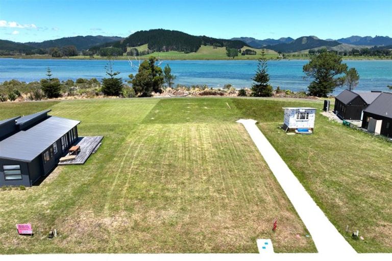 Photo of property in 26 Taniwha Place, Matarangi, 3592