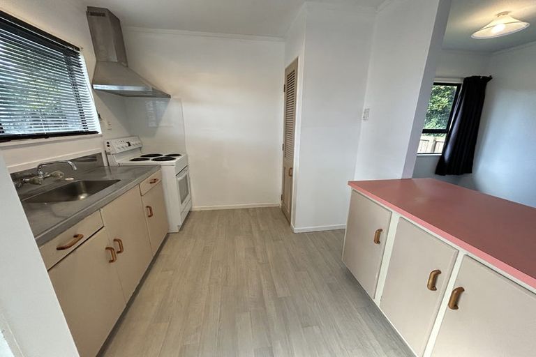 Photo of property in 1/2 Hueglow Rise, West Harbour, Auckland, 0618