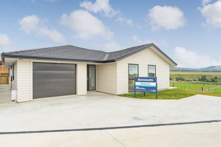 Photo of property in 154b Pacific Drive, Fitzherbert, Palmerston North, 4410