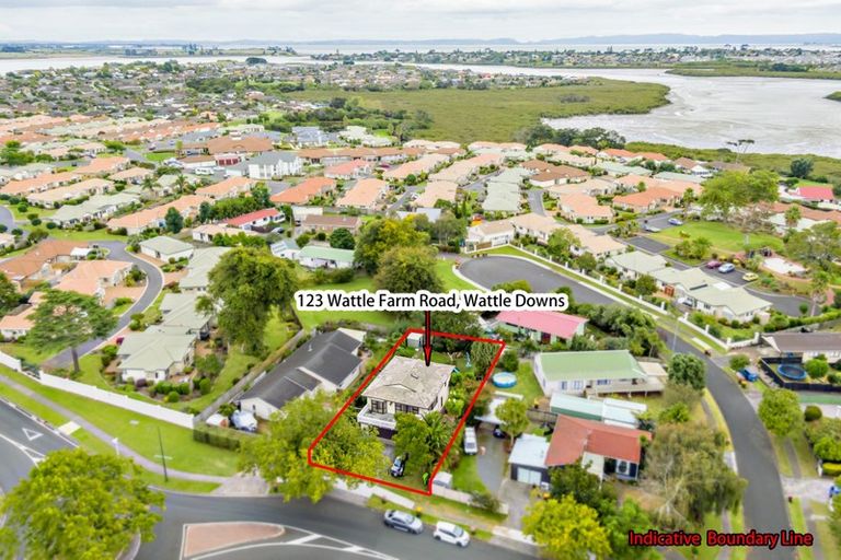 Photo of property in 123 Wattle Farm Road, Wattle Downs, Auckland, 2103