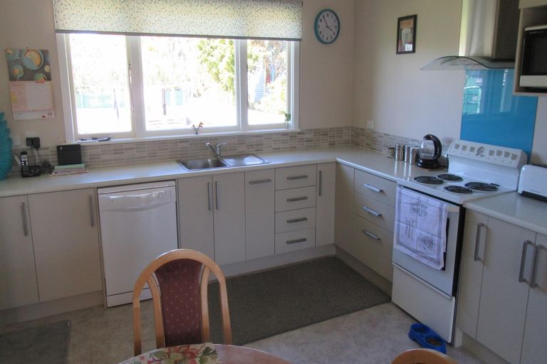 Photo of property in 14 Oxford Street, Waimate, 7924