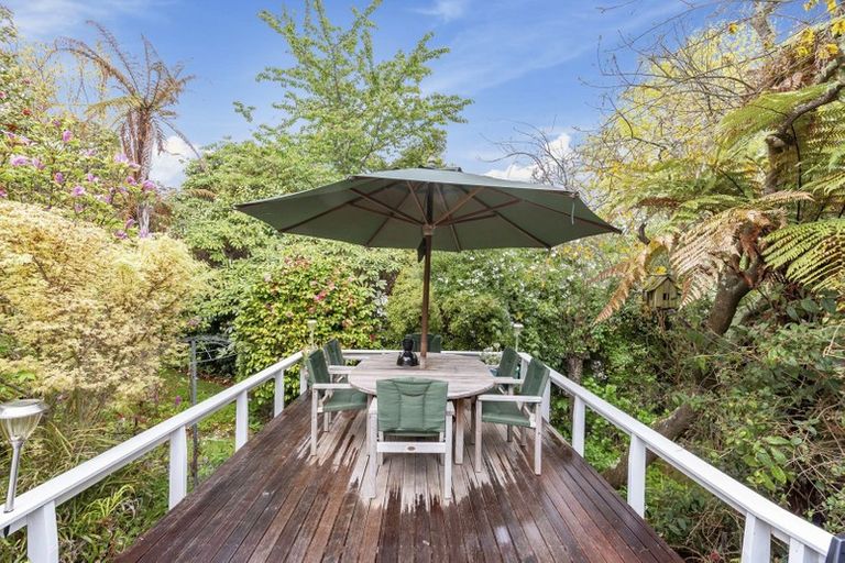 Photo of property in 8 Gradwell Place, Two Mile Bay, Taupo, 3330