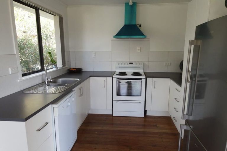 Photo of property in 3 Springs Road, Parakai, 0830