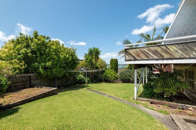 Photo of property in 134 Exmouth Road, Northcote, Auckland, 0627