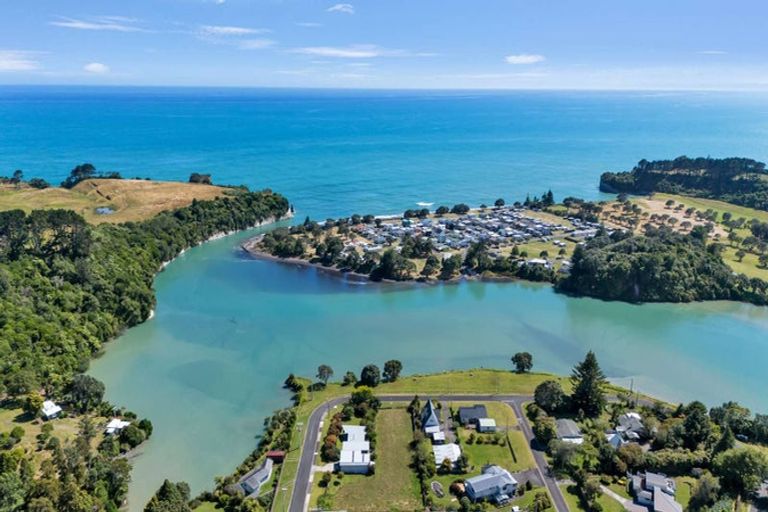 Photo of property in 20 Whakapaki Street, Urenui, 4375