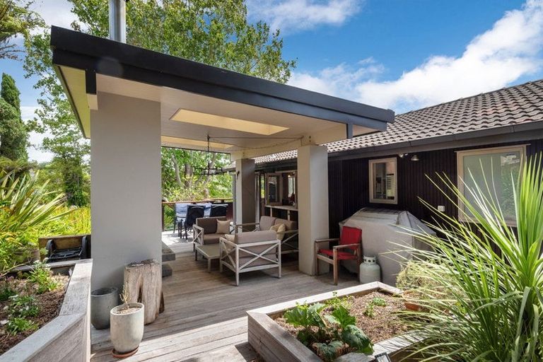 Photo of property in 22 Surville Place, Mairangi Bay, Auckland, 0630