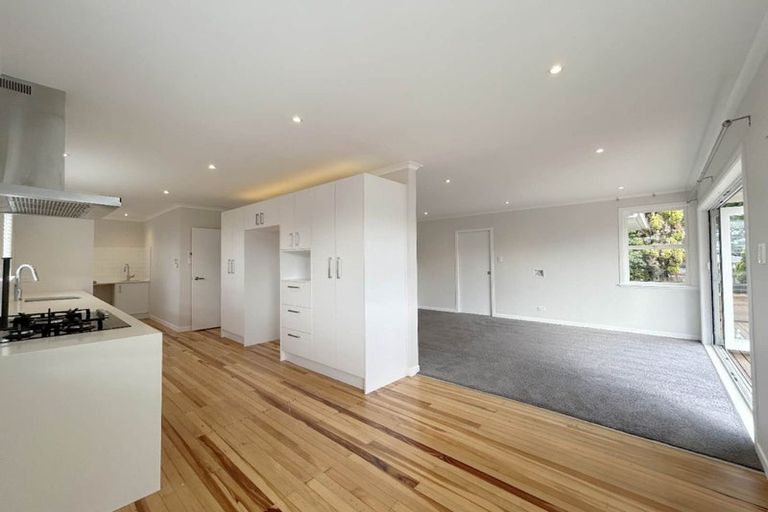 Photo of property in 2 Cindy Place, Pakuranga, Auckland, 2010
