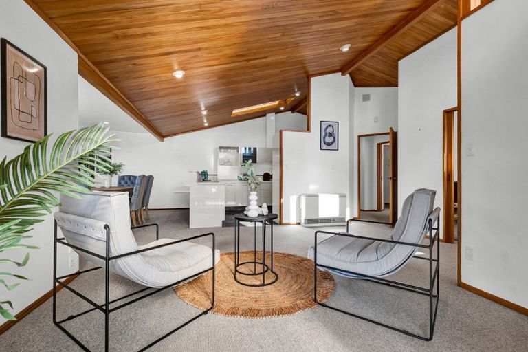 Photo of property in 8 Argyle Place, Highlands Park, New Plymouth, 4312