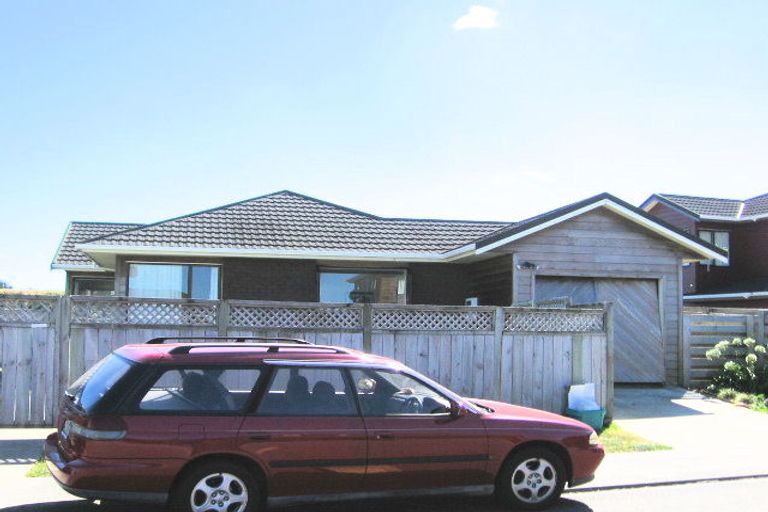 Photo of property in 6 Bay Lair Grove, Island Bay, Wellington, 6023