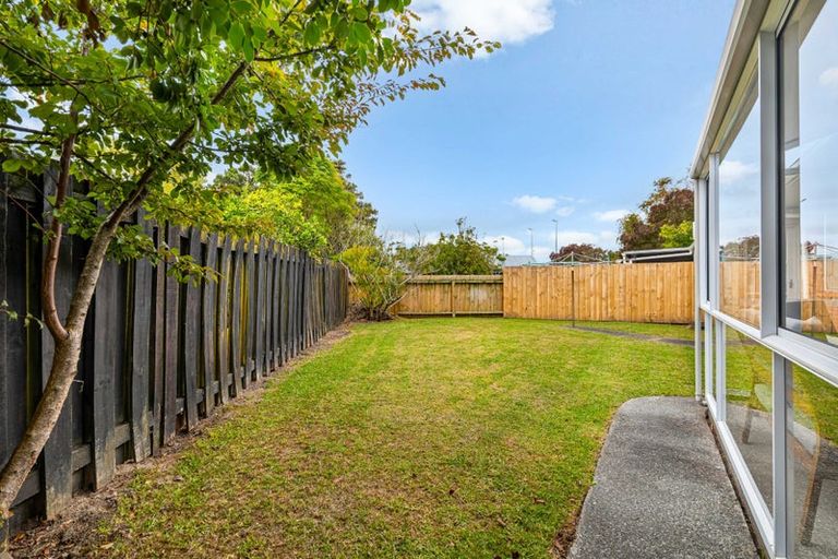 Photo of property in 1/71 Florence Avenue, Orewa, 0931