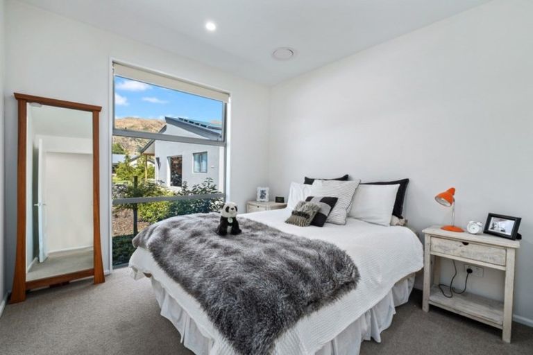 Photo of property in 17 Mountain View Drive, Wanaka, 9382