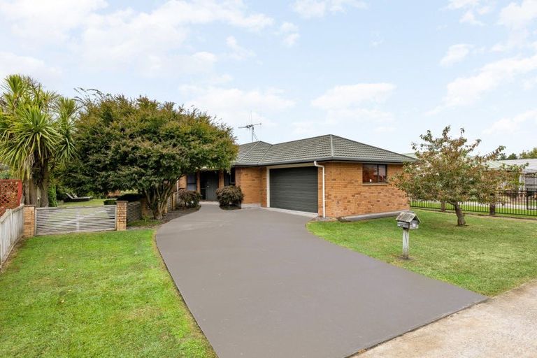 Photo of property in 19 Farnborough Drive, Nawton, Hamilton, 3200