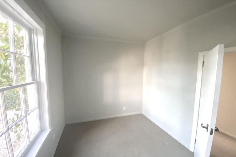 Photo of property in 2 Saint Leonards Road, Hauraki, Auckland, 0622