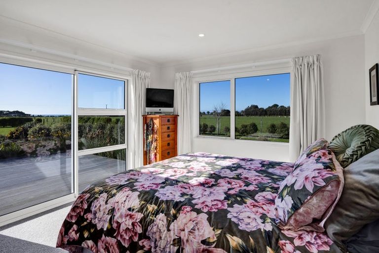 Photo of property in 60 Turangi Road, Motunui, Waitara, 4383