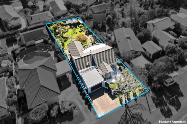 Photo of property in 150 Bleakhouse Road, Mellons Bay, Auckland, 2014