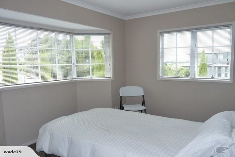 Photo of property in 50 Wade River Road, Stanmore Bay, Whangaparaoa, 0932