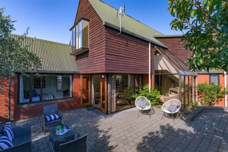 Photo of property in 2/145a Blighs Road, Strowan, Christchurch, 8052