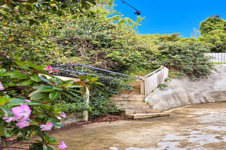 Photo of property in 10 Voltaire Street, Karori, Wellington, 6012