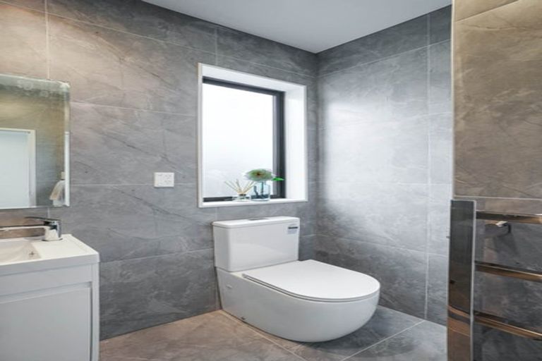 Photo of property in 40d Innismara Avenue, Wattle Downs, Auckland, 2103