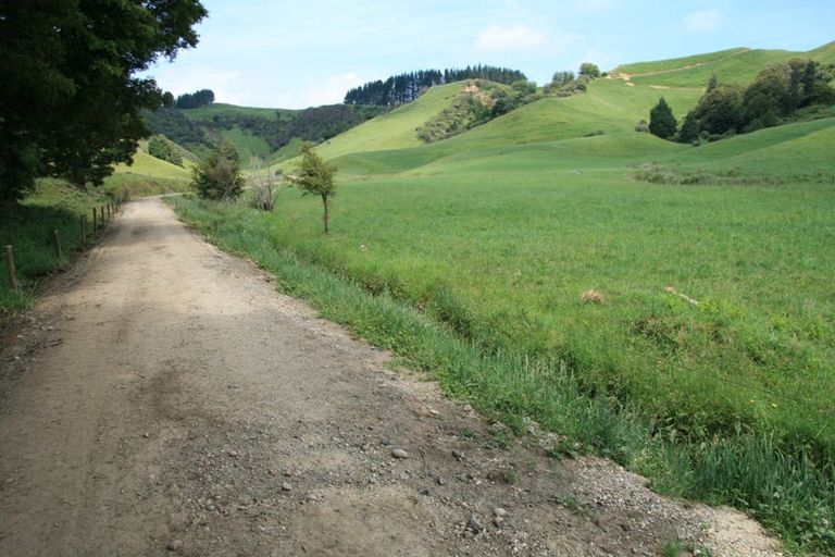 Photo of property in 2386 Tarata Road, Tarata, Inglewood, 4387