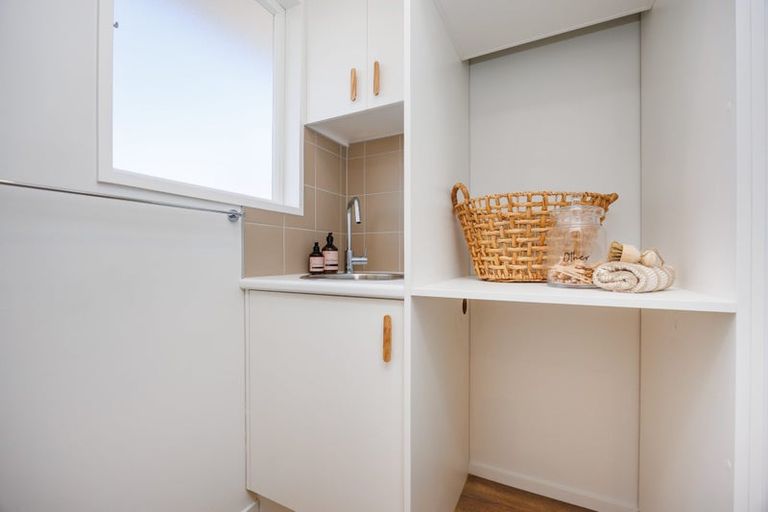 Photo of property in 34 Rhodes Drive, Kelvin Grove, Palmerston North, 4414