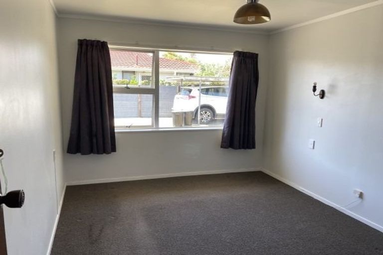 Photo of property in 718d Pioneer Highway, Takaro, Palmerston North, 4412