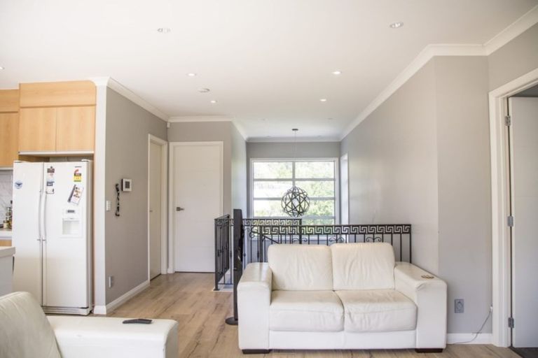 Photo of property in 11b Bank Street, Hillcrest, Auckland, 0627