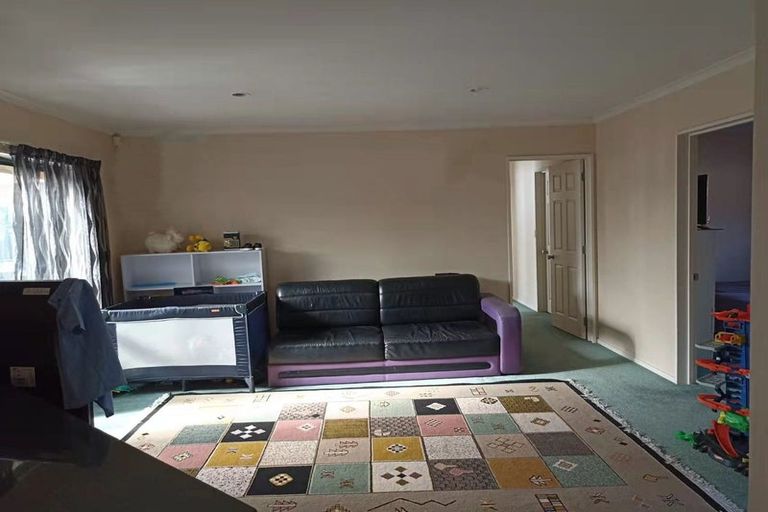 Photo of property in 12 Gunner Drive, Te Atatu Peninsula, Auckland, 0610