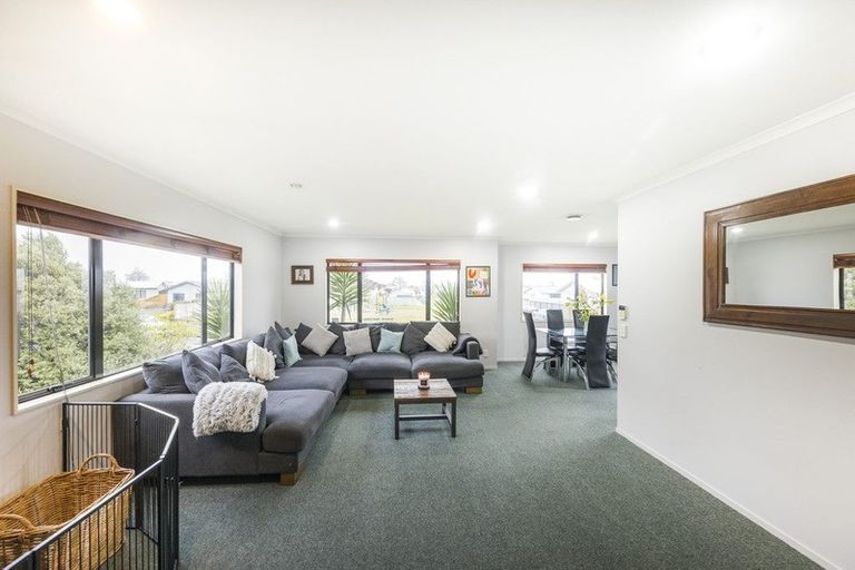 Photo of property in 35 Dahlstrom Grove, Kelvin Grove, Palmerston North, 4414