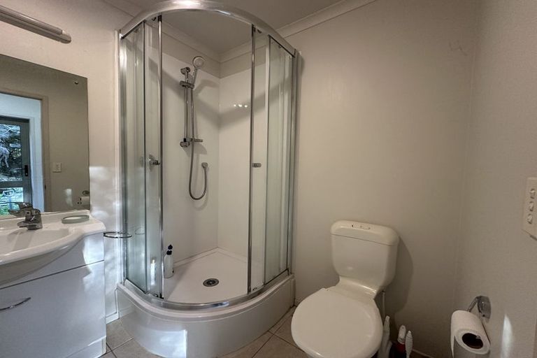 Photo of property in 37 Condor Place, Unsworth Heights, Auckland, 0632