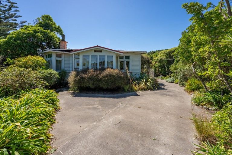 Photo of property in 16 Rangiuru Road, Otaki Beach, Otaki, 5512