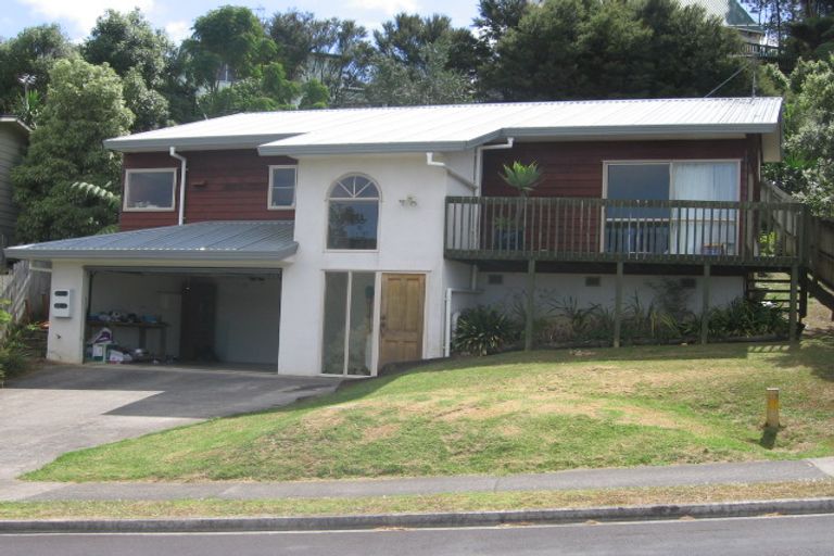 Photo of property in 2/35 Witheford Drive, Bayview, Auckland, 0629