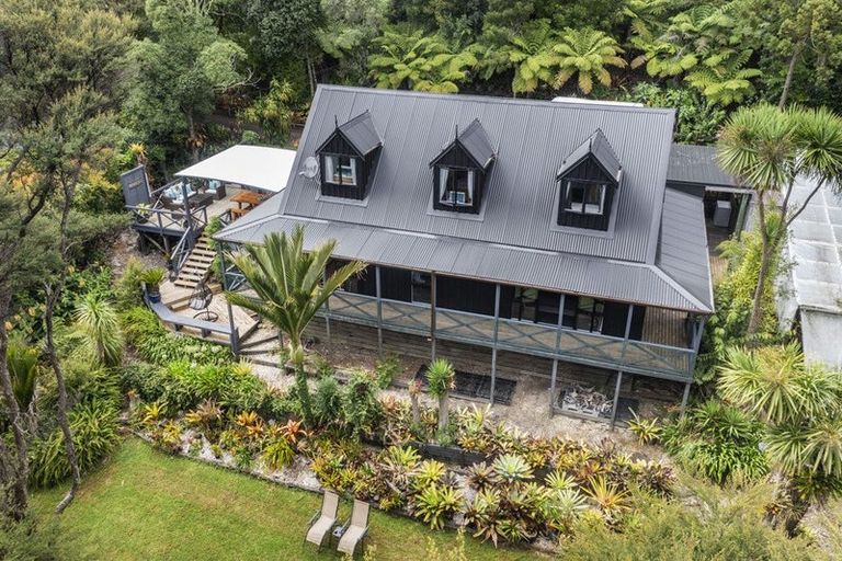 Photo of property in 109 Takahe Road, Titirangi, Auckland, 0604