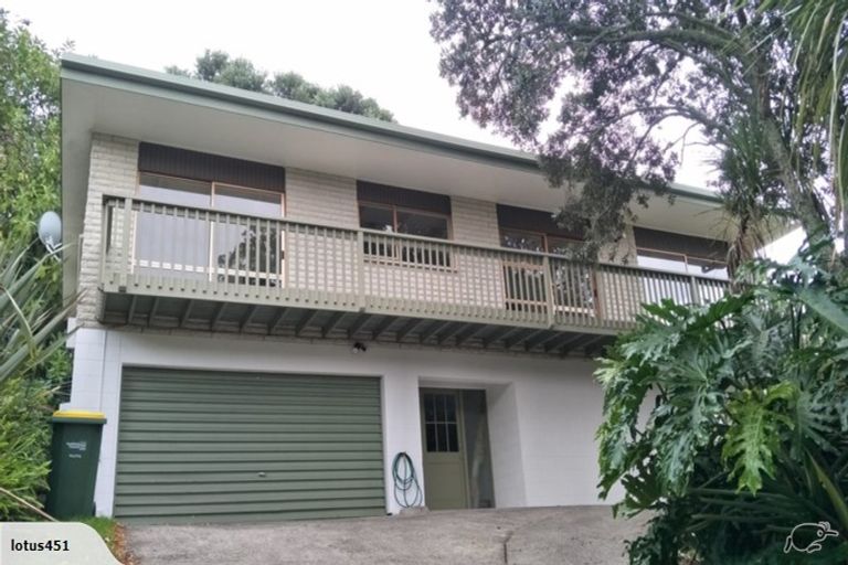 Photo of property in 13 Malters Place, Browns Bay, Auckland, 0630