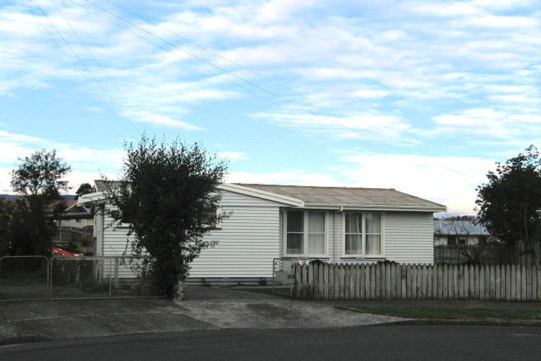 Photo of property in 11 Matai Place, Otaki, 5512