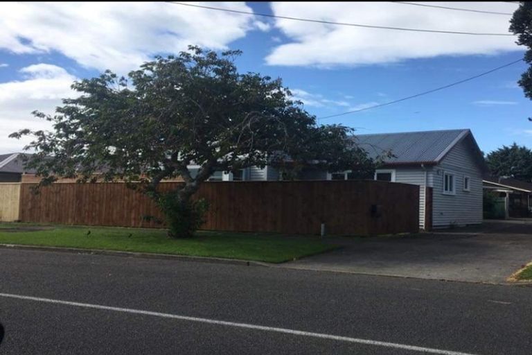 Photo of property in 15 Wallath Road, Westown, New Plymouth, 4310