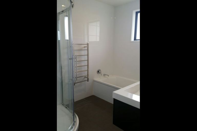 Photo of property in 64 Helenslee Road, Pokeno, 2402