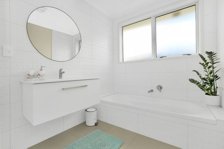 Photo of property in 12 Dunkeld Drive, Papamoa, 3118