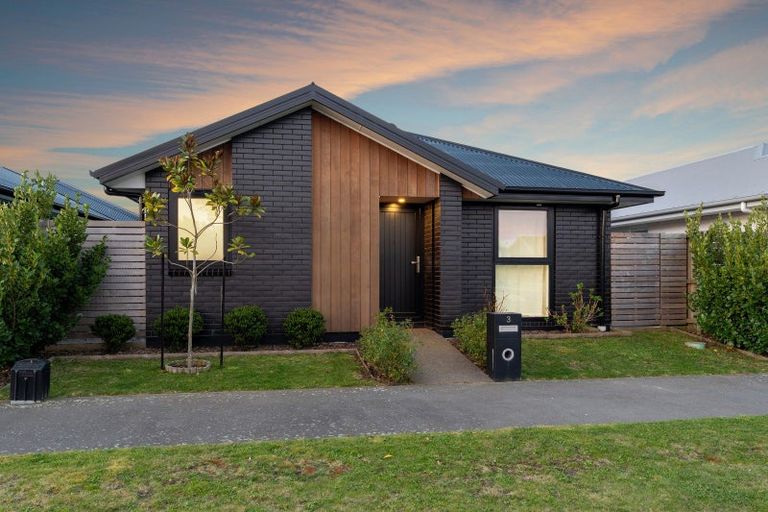 Photo of property in 3 Eminence Drive, Northwood, Christchurch, 8051