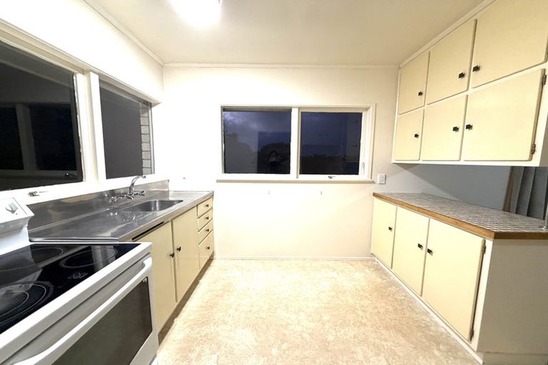 Photo of property in 1/3 Cheryl Place, Hillcrest, Auckland, 0627