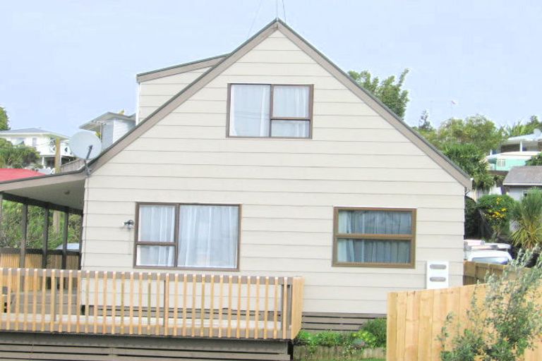 Photo of property in 45a Pohutukawa Avenue, Red Beach, 0932