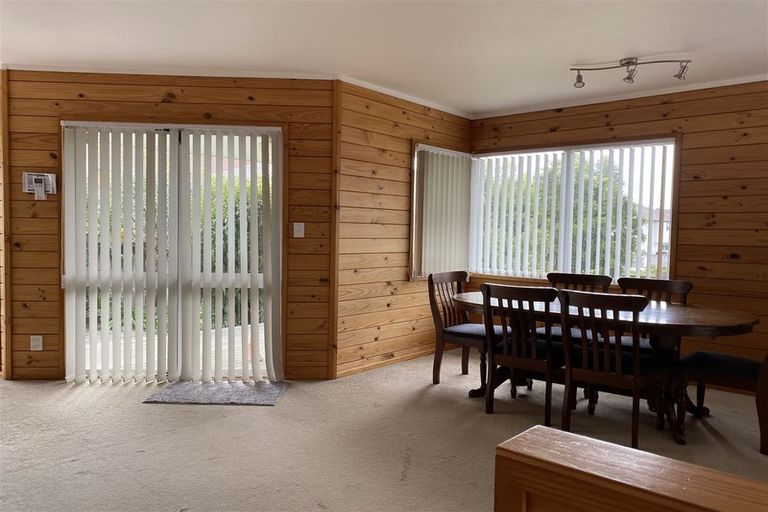 Photo of property in 2/12 Kells Place, Botany Downs, Auckland, 2010