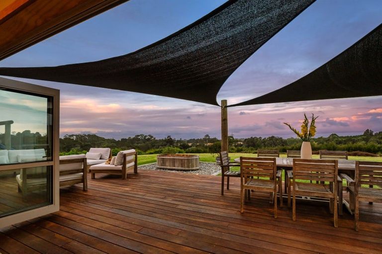 Photo of property in 33 Hakao Road, Minden, Tauranga, 3171