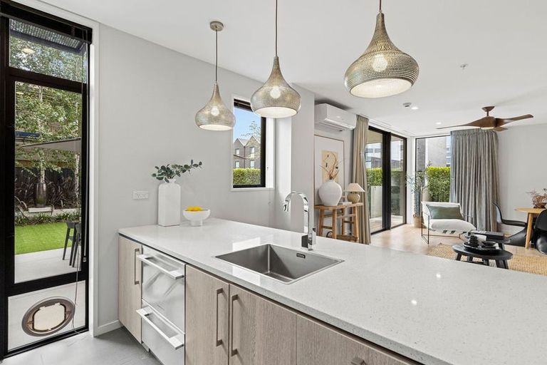 Photo of property in 1/50 Kilmore Street, Christchurch Central, Christchurch, 8013